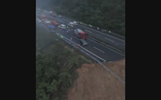 广东梅大高速路塌方已致48人死 习强调维稳