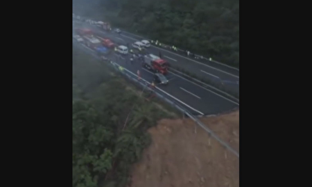 广东梅大高速路塌方已致48人死 习强调维稳