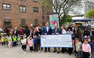 紐約國會議員高德曼頒170萬美元 助麥迪臣社區中心翻新