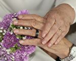 「愛沒有界限」 90歲老翁迎娶80歲新娘