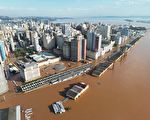 巴西南部创纪录洪水 90死15万人无家可归