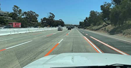 南加高速路试点橙白条纹 提醒施工区域减速