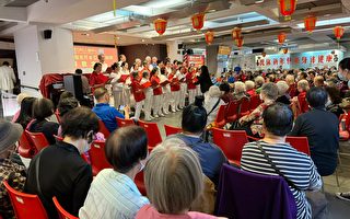 人瑞中心举行母亲节敬老月活动 向90岁长者派大红包