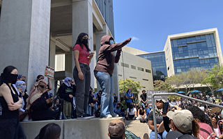 親巴勒斯坦帳蓬營被清除後UCSD千人抗議