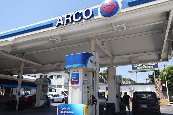 加州汽油消費稅近60美分 國會議員：應停收