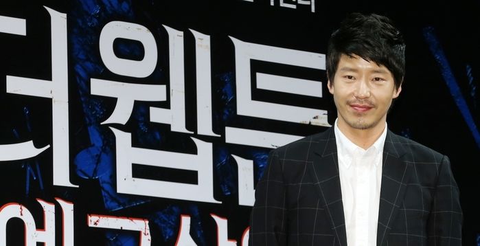 Korean Actor Uhm Ki-joon Announces Wedding Plans in Heartfelt Letter