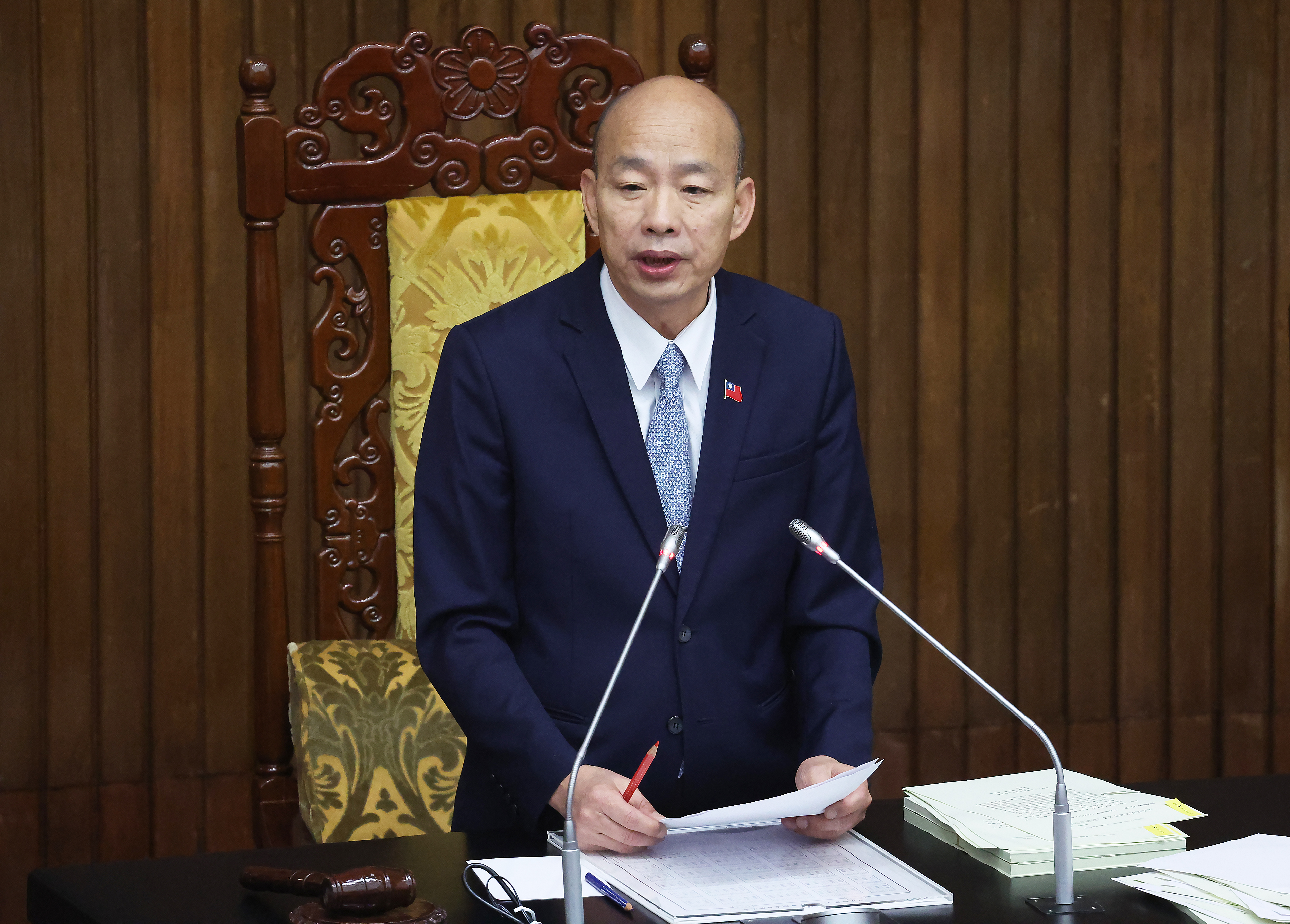 [新聞] 藍提解除赴中禁團令 立院逕付二讀交黨團