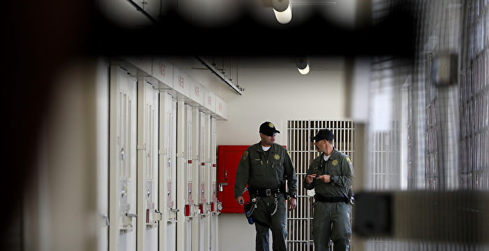 加州州长计划缩减监狱床位 释囚话题再惹争议