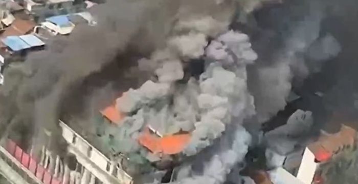 广州一批发市场突发大火酿伤亡 现场画面曝光
