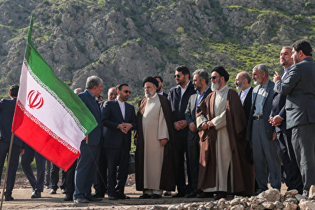 伊朗总统和外长所乘坐专机疑似失事