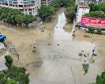 组图：广西遭大暴雨袭击 部分城区内涝严重