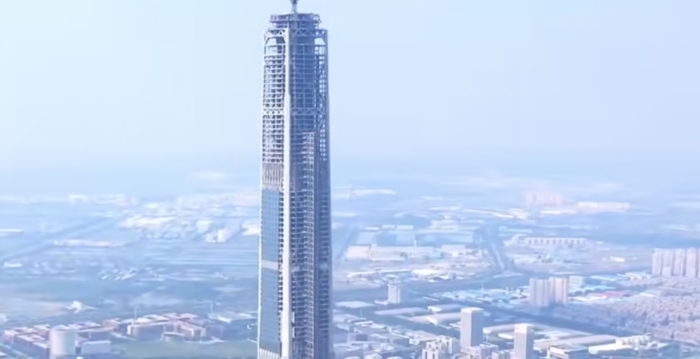 中国超高楼烂尾潮 地方土地财政泡沫现形