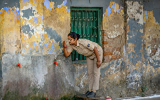 印度最後一輪選舉投票 熱浪下至少10官員死