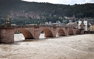 德国遭遇百年来最严重洪灾 目前至少4人死亡