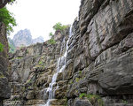 官方承认中国最高瀑布由水管放水 网友热议