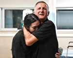 以色列人質混血女孩獲釋 探望癌末華裔媽媽
