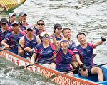 组图：端午节港多区龙舟竞渡 市民高温下观赛