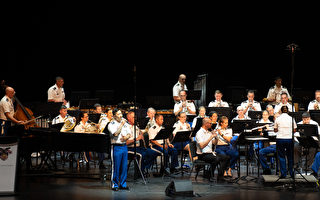 星空下的旋律：西点军校军乐队开启夏季音乐会