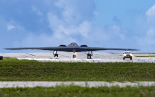时隔5年美B-2轰炸机抵关岛 在中共后院演习
