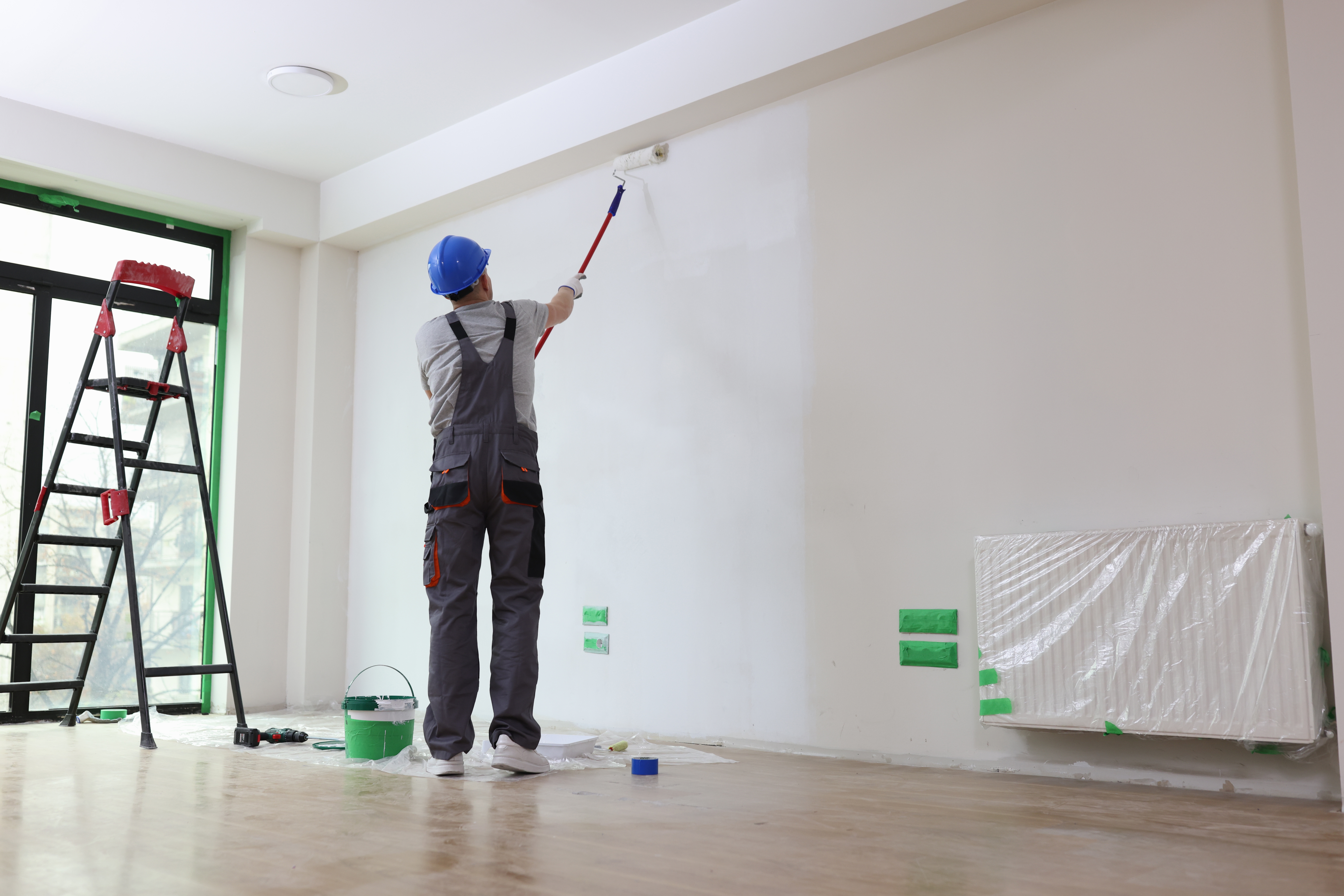 一般牆壁中間用滾筒,旁邊用刷子。示意圖。(Shutterstock)