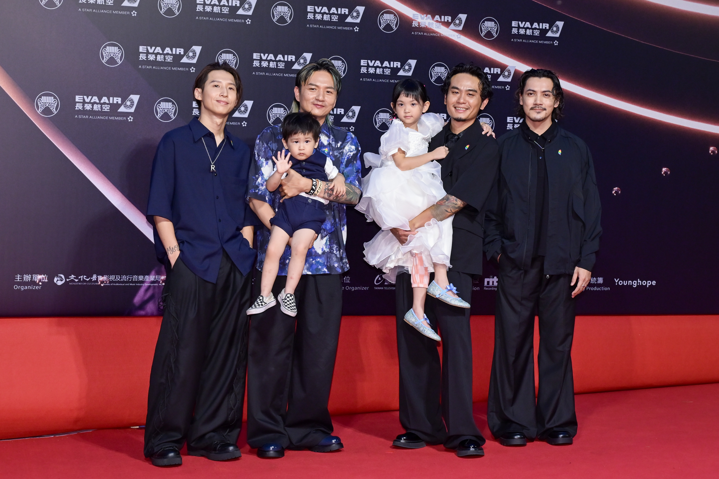2024年6月29日，《第35屆金曲獎頒獎典禮》星光大道在台北小巨蛋舉行。圖為滅火器（楊大正、鄭宇辰、陳敬元、柯志勛）。（宋碧龍／大紀元）