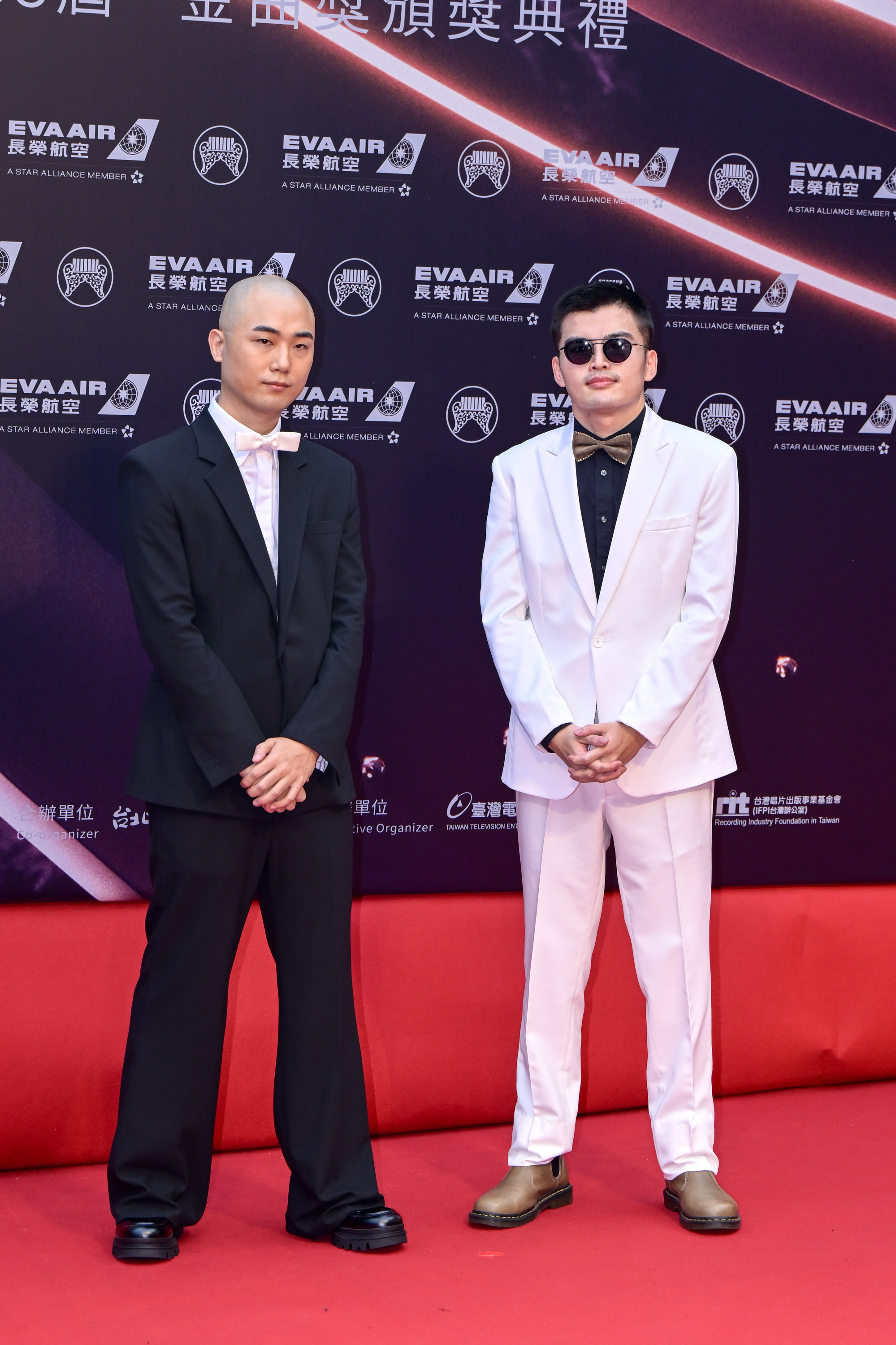 2024年6月29日，《第35屆金曲獎頒獎典禮》星光大道在台北小巨蛋舉行。圖為盧翊軒、黃嘉宏。（宋碧龍／大紀元）