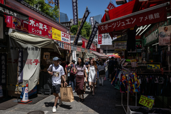 外國人湧入日本 為何本土信用卡公司頭疼