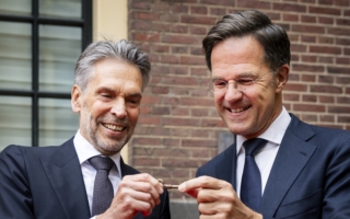 荷蘭新內閣宣誓就職 新首相面臨挑戰