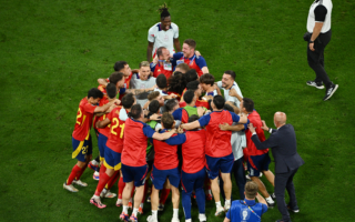 欧洲杯：西班牙队2:1淘汰法国队 闯入决赛