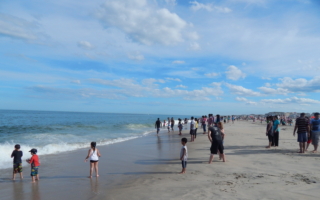 新澤西州部分海灘對未成年人實施嚴格宵禁