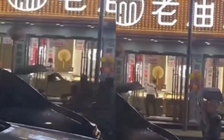 浙江38歲男持玩具槍打劫金店 店員尖叫