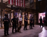 川普遇袭后 纽约警局加强川普大厦安全戒备