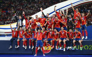 西班牙2:1击败英格兰 七战全胜勇夺欧洲杯