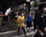 7月份抵达纽约市无证移民人数 每周平均低于千人