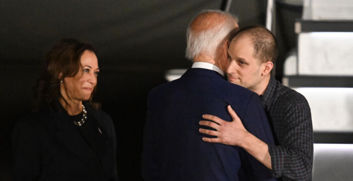 美俄如何达成冷战后最大规模换囚行动