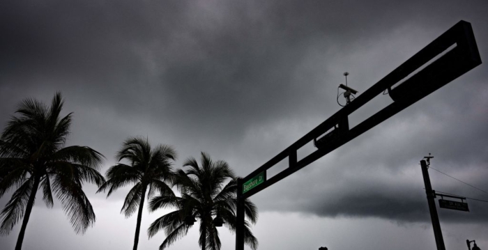 热带风暴黛比逼近佛州 周一以飓风形式登陆