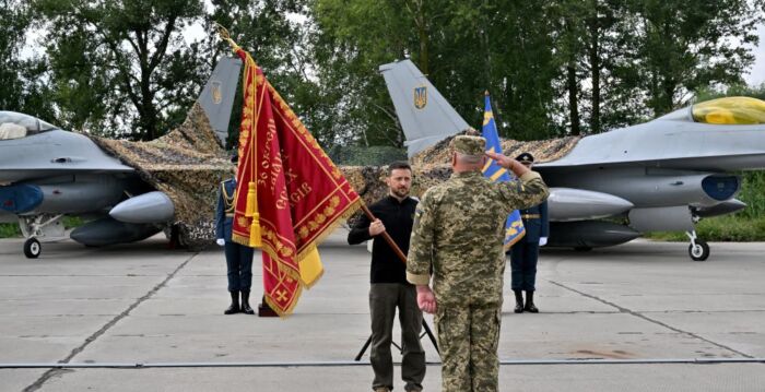 F-16战机运抵乌克兰 泽连斯基：开始使用