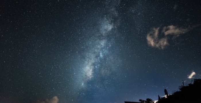 七夕逢英仙座流星雨活跃期 莫忘观赏星空