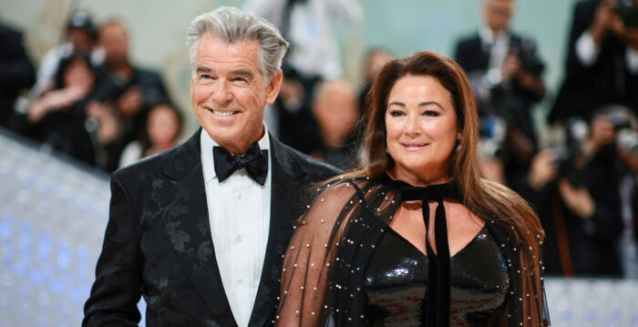 结婚23周年 前“007”布洛斯南晒与妻时光照