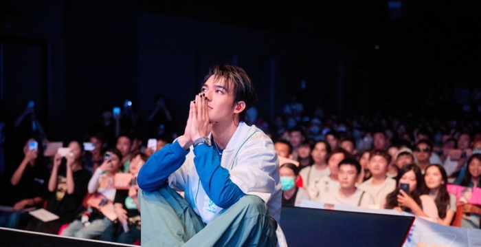 陈昊森首开个唱 感性告白：我不是1个多完美的人