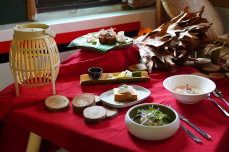 「賽夏餐桌饗宴」共推出5道美味的美食，將部落的味道記憶延伸至餐桌上。