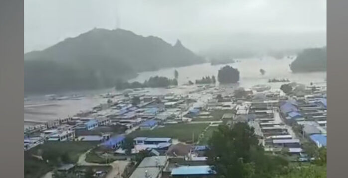 遭遇强降雨 辽宁建昌通信中断 多个村镇被淹