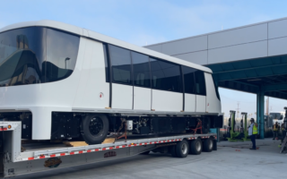 洛城機場自動旅客捷運系統 迎來最後4節車廂