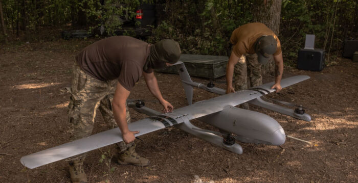 乌克兰总统：自制新型导弹无人机已投入战场