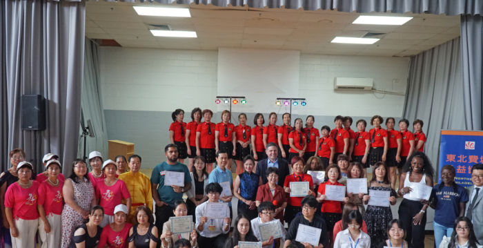 东北费城公益协会举办社区资源展 颁志工奖