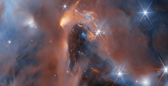 意外发现 地球“后院”竟藏巨型分子云