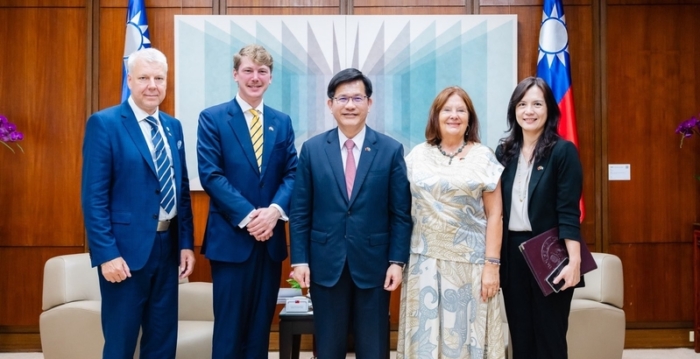 瑞典议员访台 吁民主国家携手对抗威权国家