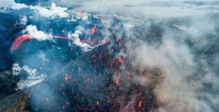 俄直升机在远东火山附近失踪 22人生死不明