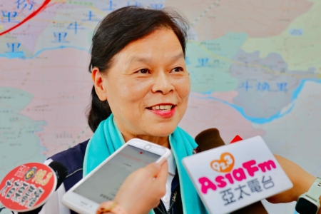 市长罗雪珠表示,提供全苗栗唯一的K-POP舞蹈大赛舞台,对喜爱跳舞的朋友们下战帖,欢迎热爱舞蹈、敢于表现的朋友来秀出创意,展现活力与自信。同时有限量的有氧韵律毛巾相赠,希望全市民动起来。