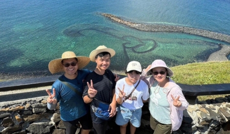 “许多东谈主都向往这种生计，但他们莫得像我这样冲动。”丁敦朴笑着说。